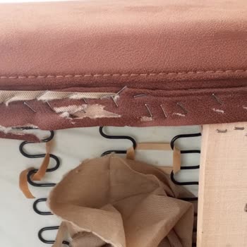 Kelebek Mobilya Çift Koltukta Sünger Ve Döşeme Deformasyonu Nedeniyle Tam Değişim Talebi