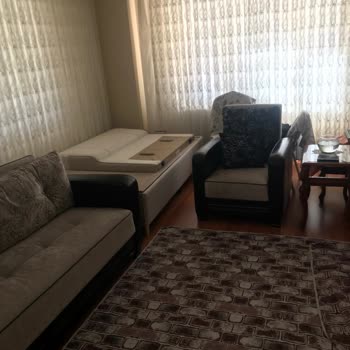İstikbal Sarin Mobilya Bayisinde Ayıplı Bazaların Yoğun Kokusu Ve Değişim Sorunu