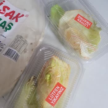 Çiğköfte Marulları Çürük, Limonlar Ezilmiş Ve Sos Eksik