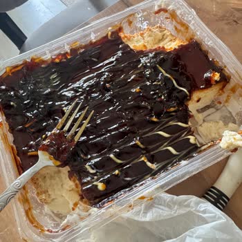 Tatlıda Yumurta Kabuğu Parçaları Sağlık Riski Yaratıyor Ve Şikayetime Cevap Gelmedi