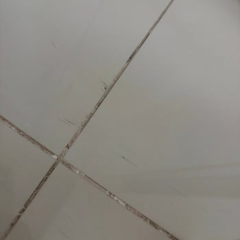 Montaj Sırasında Klozet Ve Fayanslar Çizildi, Ürün Ayıplı Çıktı