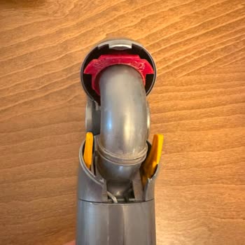 Dyson V12 Detect Slim Absolute Mobilya Altı Adaptörünün Ücretsiz Değişimi Talebi