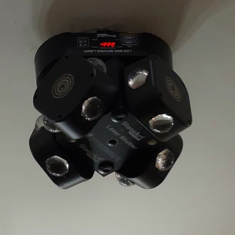 Engin Kapar Maltepe Arızalı Olan Robot Sahne Işığı