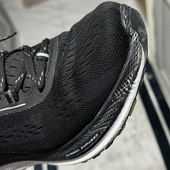 Kısa Sürede Yırtılan Skechers Ayakkabıda Değişim Ve İade İstiyorum