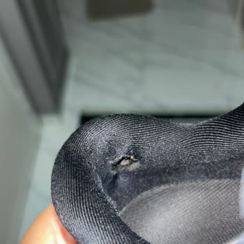 Kısa Sürede Yırtılan Skechers Ayakkabıda Değişim Ve İade İstiyorum