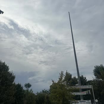 100. Yıl Parkı'nda Bayrağın Eksik Olması Ve Açıklama Talebi