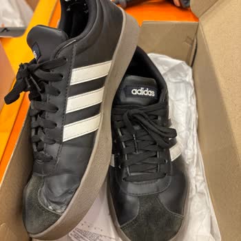 FLO Mağazası Adidas Court Base Ayakkabısının Kısa Sürede Yıpranması Ve İade Reddi