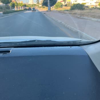 Göğüs Bölümündeki Erimiş Ve Yapışkan Yüzeyin Ücretsiz Değişimini Talep Ediyorum