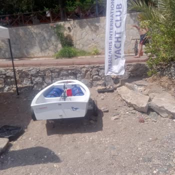 Marmaris Halk Plajında Özel Çadır Ve Tekne İşgali Halkın Denize Erişimini Engelliyor