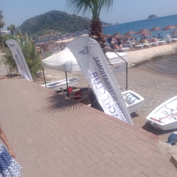 Marmaris Halk Plajında Özel Çadır Ve Tekne İşgali Halkın Denize Erişimini Engelliyor