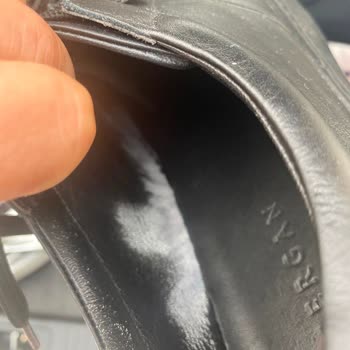 Üç Kez Giymeye Rağmen Deri Ayakkabının Boya Atması Ve Mağazanın Kullanıcı Hatası İddiası