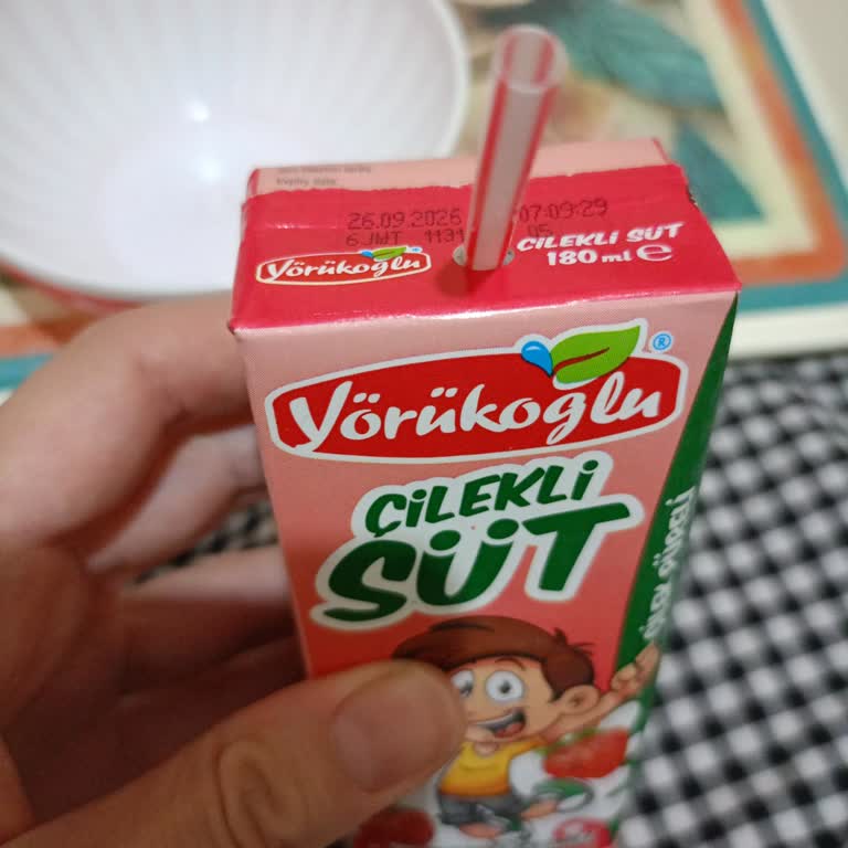 Yörükoğlu Çilekli Sütte Acı Tat Ve Çöpe Atılan Ürün Şikayeti