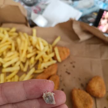 Burger King Balıkesir Şubesinde Nugget’ta Yabancı Cisim Bulunması