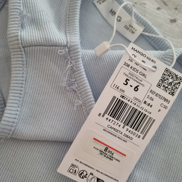 Çocuk Bluzundaki Dikiş Bozukluğu Ve Pantolon Cebinde Tehlikeli Taş