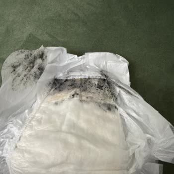 Şok Marketler Bezlerin İçinin Simsiyah Ve Kullanılamaz Halde Olması