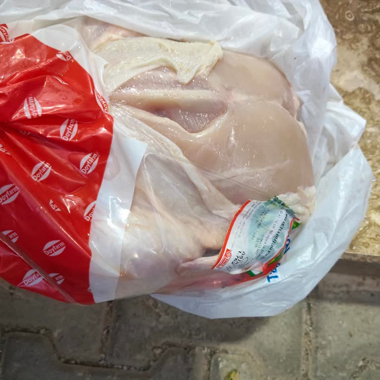 Bozuk Tavuk Satışı Ve Personelin Saygısız Davranışı