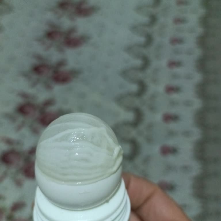 Beeo Roll-On Ürününün Kötü Kokusu Ve Sıvı Kıvamı Doğallığını Sorguluyor
