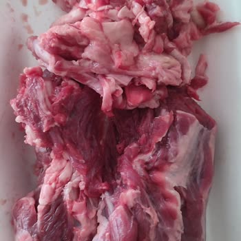 Başdaş Market Efeler 2 Şubesinde Satılan Rosto Aşırı Yağ Ve Kıkırdak İçeriyor