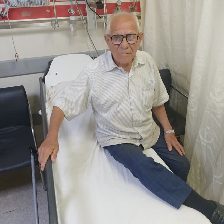 90 Yaşındaki Babama Saatlerce Doktor Bekletilmesi Ve Bilgi Eksikliği