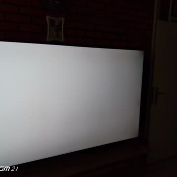 Evyapar'dan Alınan Televizyonda Gölgeler, Teşhir Ürünü Şüphesi Ve Değişim Talebi