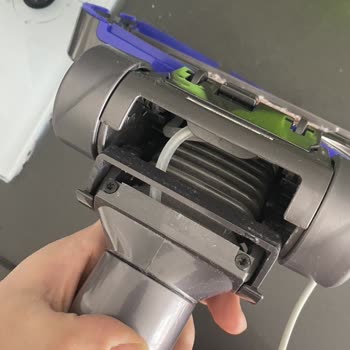 Dyson Süpürge Başlığı Üçüncü Kullanımda Kırıldı, Müşteri Hizmetleri Çözüm Sunmadı