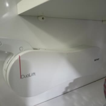 Amortisör Bozulduğundan Mutfak Dolabı Kapağı Açılmıyor