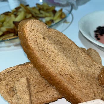 UNO Tam Çavdarlı Ekmeğinde Yabancı Madde Ve Larva Şüphesi