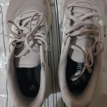 Kalitesiz Adidas Ayakkabıda 40 Gün İçinde Yırtılma: Değişim Ve İade Talebi
