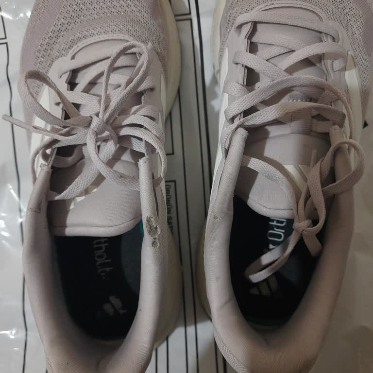 Kalitesiz Adidas Ayakkabıda 40 Gün İçinde Yırtılma: Değişim Ve İade Talebi