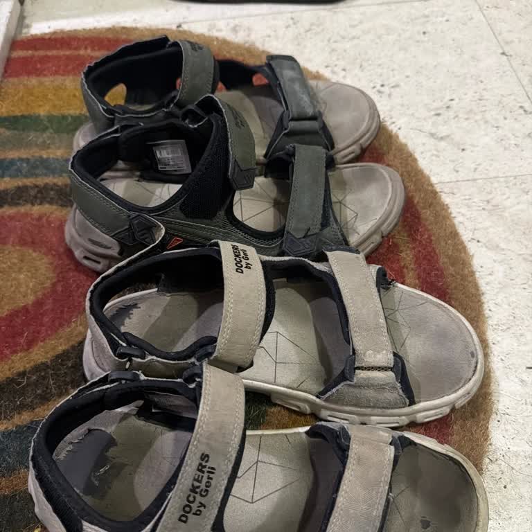 Dockers Sandaletlerinde Aşırı Koku Ve Kararma Problemi