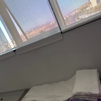 Doğumhanede Sert Ve Ayrık Yatakla Mücadele Ve Hasta İhmal