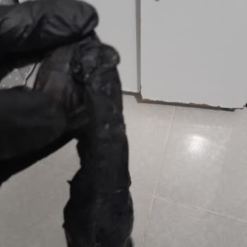 Şok Market’te Dolphin Eldivenlerde Defolu Çıkma Ve Ücret İadesi Talebi