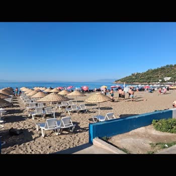 Çukuraltı Halk Plajında Şezlong Ve Şemsiyelerle İşgalin Derhal Kaldırılması Gerekiyor
