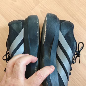 Adidas Ayakkabısının Kısa Sürede Alt Tabanı Deforme Oldu, Değişim Talebi
