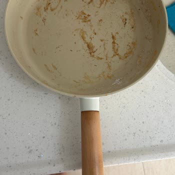 Yapışan Tencere Kullanılamaz Hale Geldi, Değişim Talebi