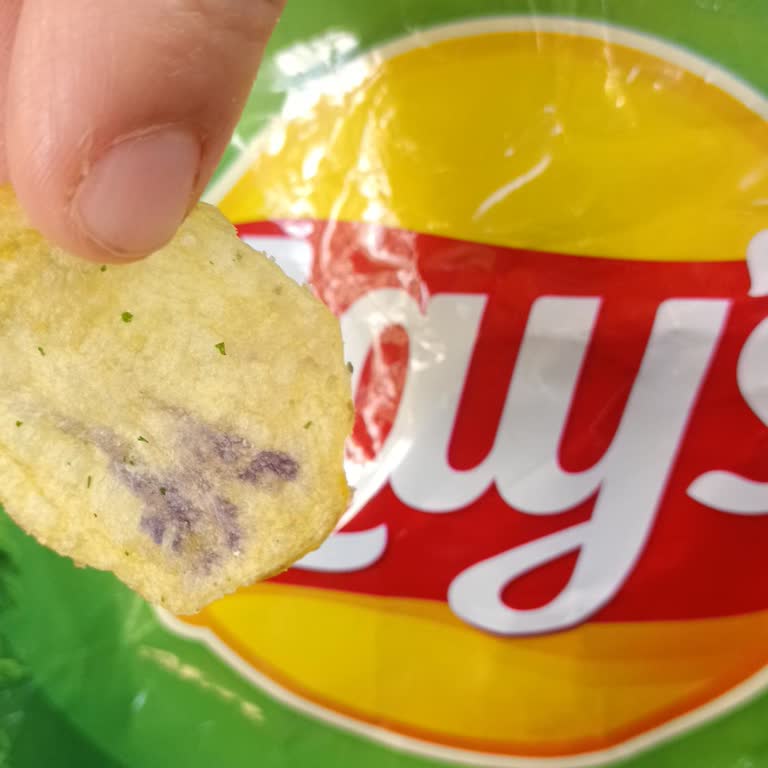 Lays Cipsinde Mor Lekeli Cips Hijyen Ve Güven Endişesi