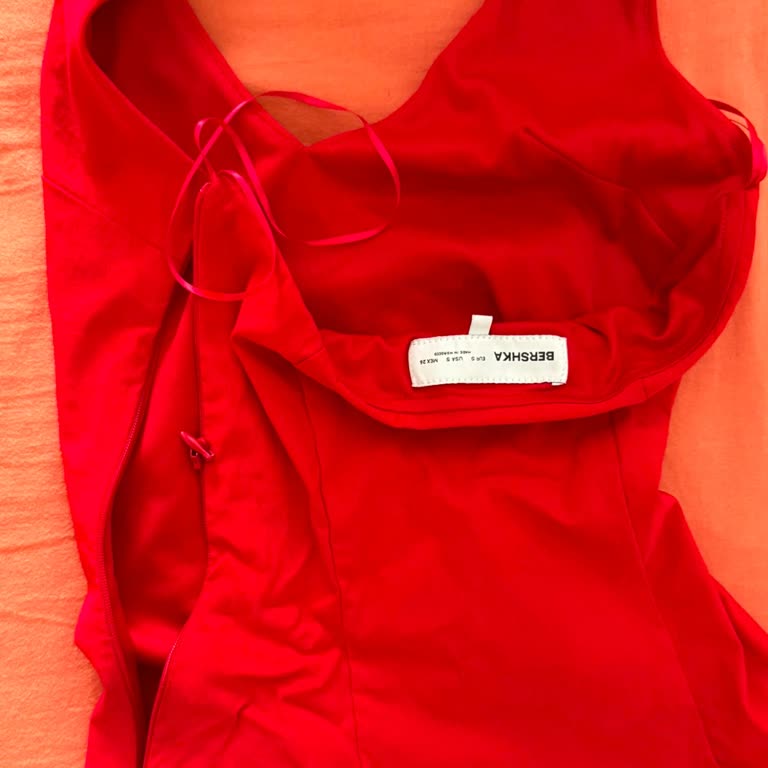 Fermuarı Aniden Patlayan Elbise İçin Bershka’nın İade Reddi