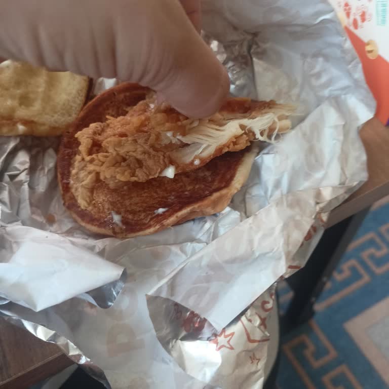 Kuru Ve Güvensiz Tavuklu Hamburger, İade Talebi