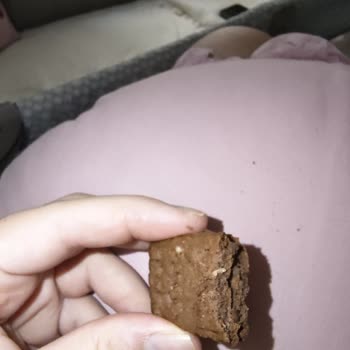 McVitie's Saklıköy Kakaolu Bisküvisinde Tahta Çubuk Benzeri Yabancı Cisim Ve Boğaz Ağrısı