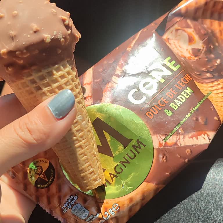 Magnum Cone Ürününün Yarım Korneti Ve Eksik İç Dolgusu Nedeniyle Şikayet