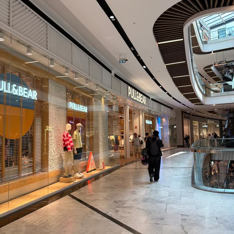 Pull & Bear Çalışanının Saygısız Tutumu Ve Yanıltıcı Stok Bilgisi