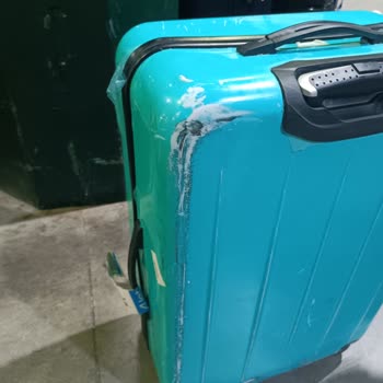 A Jet Personelinin Saygısız Tutumu Ve Hasarlı Valiz Şikayeti