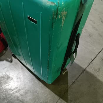 A Jet Personelinin Saygısız Tutumu Ve Hasarlı Valiz Şikayeti