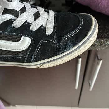 Vans Ayakkabılarda Erken Deformasyon Ve Mağazanın İlgisiz Tutumu