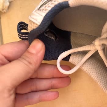 New Balance 530 Ayakkabısının Topuk Astarındaki Yırtılma Ve Koku Problemi