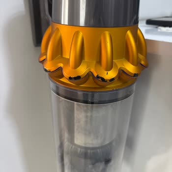 Dyson V15 Elektrik Süpürgesinde Kısa Sürede Kozmetik Bozulma Ve Garanti Reddi