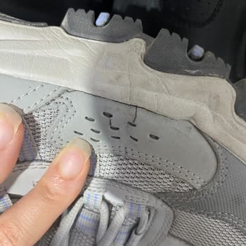 Kısa Sürede Yırtılan D'Lites Hiker Skechers Ayakkabısı İçin Garanti Talebi