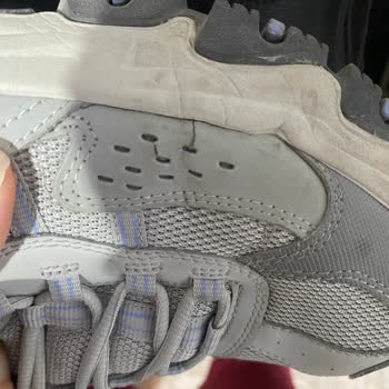 Kısa Sürede Yırtılan D'Lites Hiker Skechers Ayakkabısı İçin Garanti Talebi