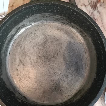 Cem Markalı Granit Tencerenin Kaplaması Hızla Soyuldu, Değişim Talep Ediliyor