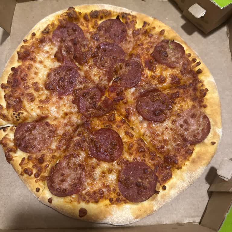 Sarımsak Soslu Sucuk Sever Pizza Yanlış Teslim Edildi, Şubede Kaba Tutum